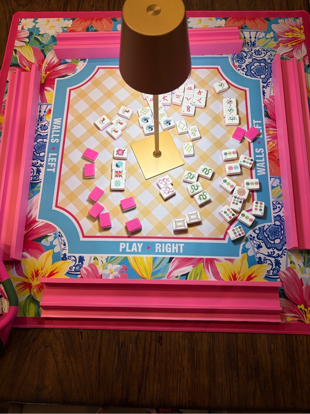 Lovely pink Mahjong tile set complete with wood racks and magnetic pushers- - Picture 3 of 7